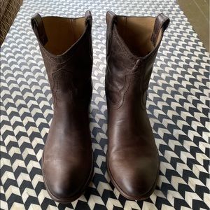 FRYE LEATHER SHORT BOOTS
